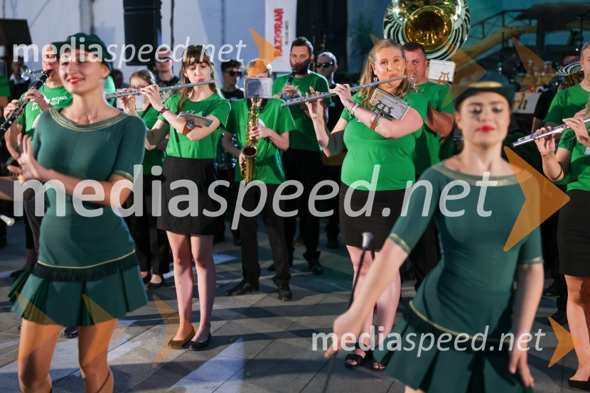 Pivo in cvetje 2022, petek