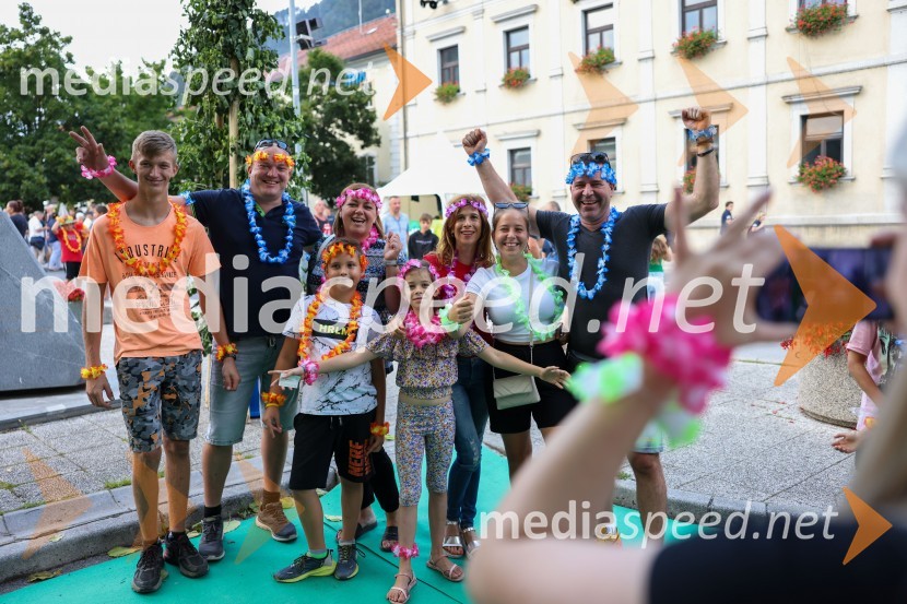 Pivo in cvetje 2022, petek