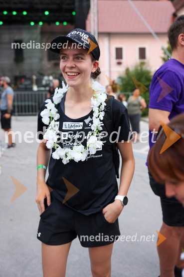  Jerneja Brecl, smučarska skakalkaPivo in cvetje 2022, petek