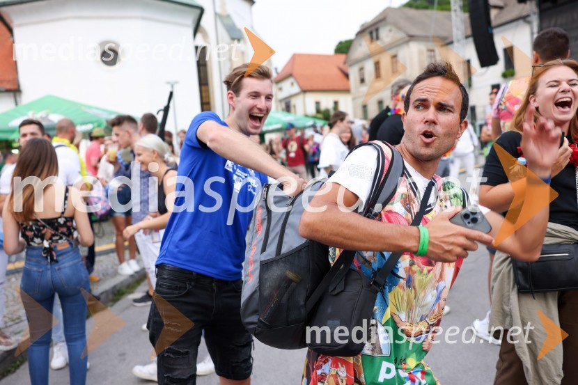  Žiga  Jelar, smučarski skakalec;  Jernej Damjan, nekdanji smučarski skakalecPivo in cvetje 2022, petek