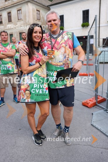  Jana Morelj, radijska in TV voditeljica;  Miha Deželak, radijski voditelj, humanitarecPivo in cvetje 2022, petek