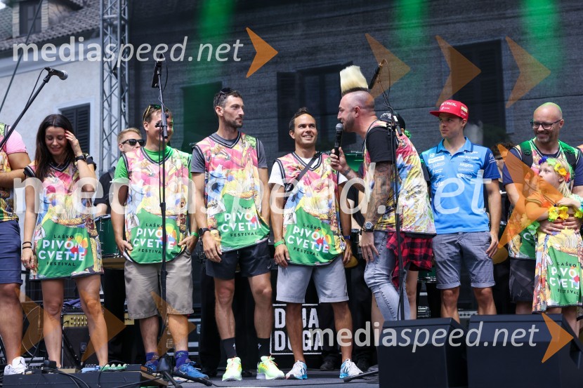  Jana Morelj, radijska in TV voditeljica;  Rok  Marguč, deskar na snegu;  Jakov Fak, biatlonec;  ... ;  Dejan Krajnc, Dejan Dogaja;  ... ;  Ciril Komotar, vloger Komotar MinutaPivo in cvetje 2022, petek