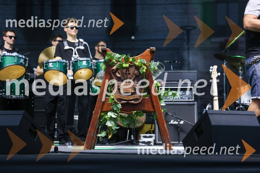 Pivo in cvetje 2022, petek