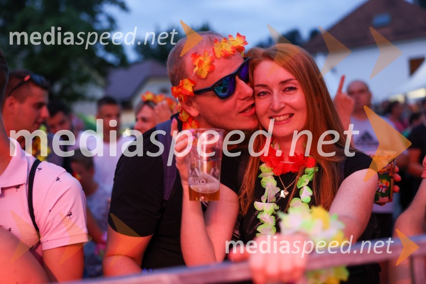 Pivo in cvetje 2022, petek