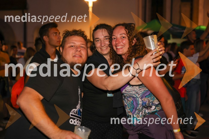 Pivo in cvetje 2022, petek