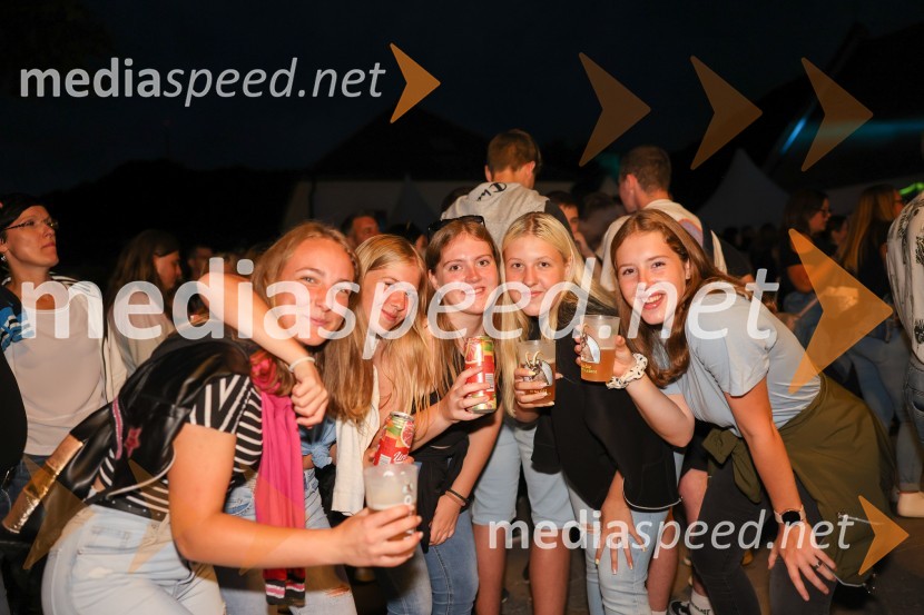 Pivo in cvetje 2022, petek