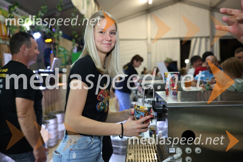 Pivo in cvetje 2022, petek