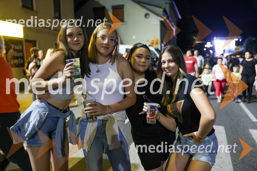 Pivo in cvetje 2022, petek