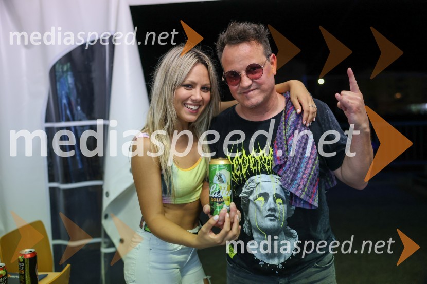  Aleksandra Josić, pevka skupine King Foo;  Rok Golob, skladatelj, dirigent in aranžer, King FooPivo in cvetje 2022, petek