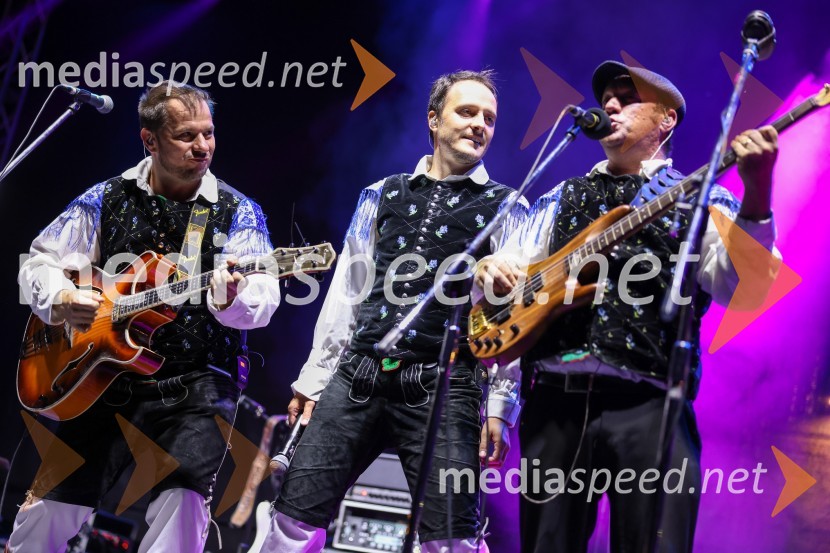  Peter Oset, glasbenik, skupina Modrijani;  Blaž Švab, pevec, skupina Modrijani;  Franjo  Oset, glasbenik, skupina ModrijaniPivo in cvetje 2022, petek