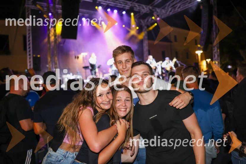 Pivo in cvetje 2022, petek