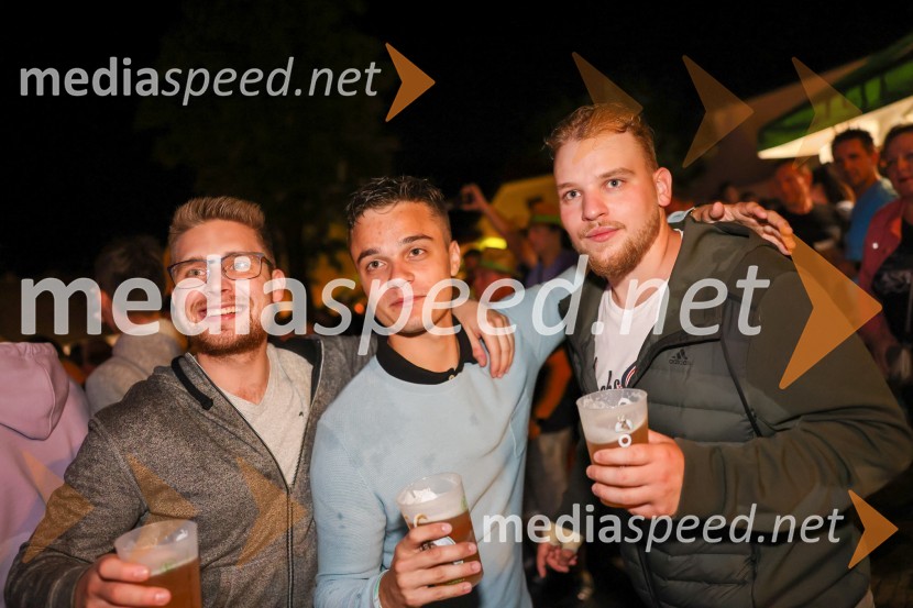 Pivo in cvetje 2022, petek