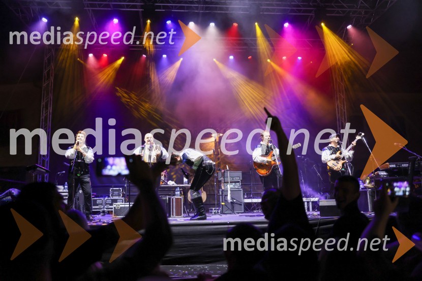 Pivo in cvetje 2022, petek