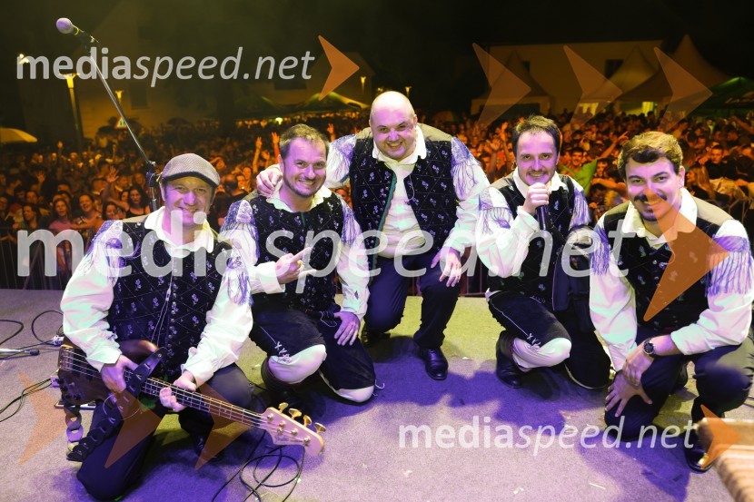  Franjo  Oset, glasbenik, skupina Modrijani;  Peter Oset, glasbenik, skupina Modrijani;  Rok Švab, glasbenik, skupina Modrijani;  Blaž Švab, pevec, skupina Modrijani;  Sergije Lugovski, pevecPivo in cvetje 2022, petek