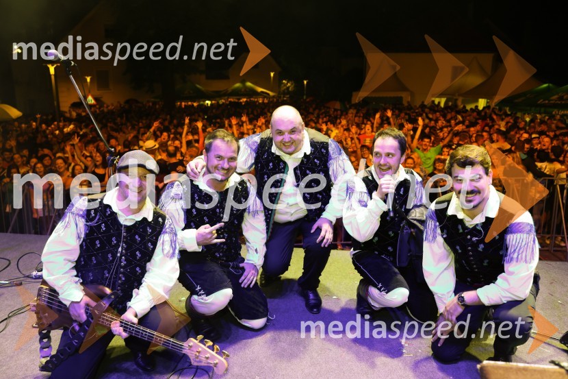  Franjo  Oset, glasbenik, skupina Modrijani;  Peter Oset, glasbenik, skupina Modrijani;  Rok Švab, glasbenik, skupina Modrijani;  Blaž Švab, pevec, skupina Modrijani;  Sergije Lugovski, pevecPivo in cvetje 2022, petek