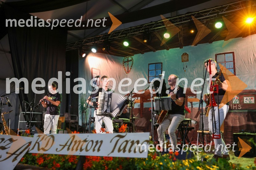 Pivo in cvetje 2022, petek