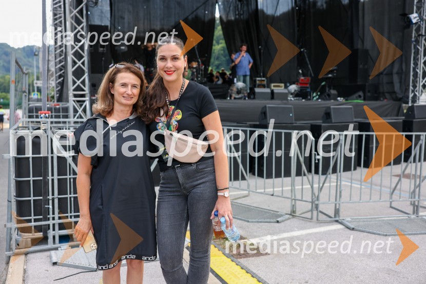  Mojca Leskovar, članica uprave, Thermana Laško;  Tina Belej, STIK Laško, direktoricaPivo in cvetje 2022, petek