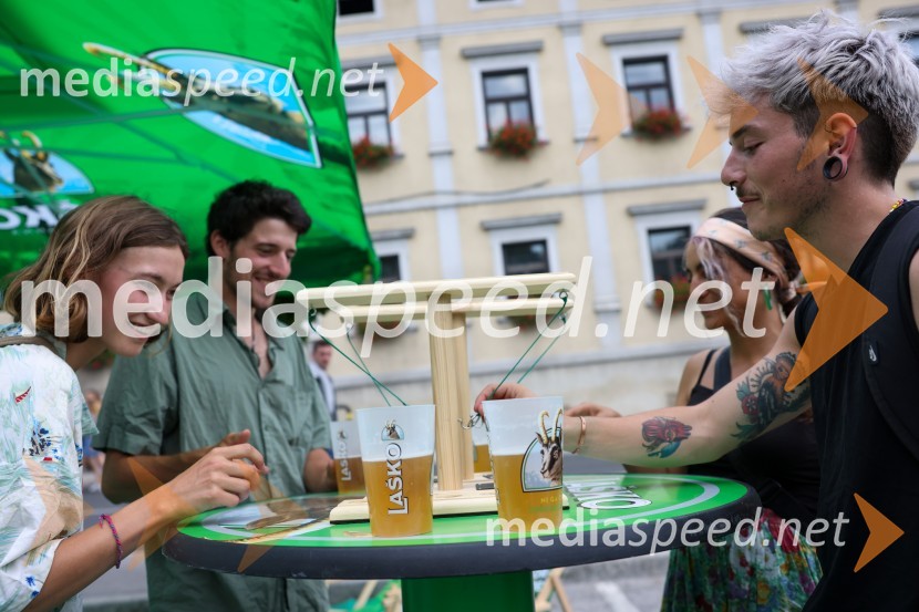 Pivo in cvetje 2022, petek