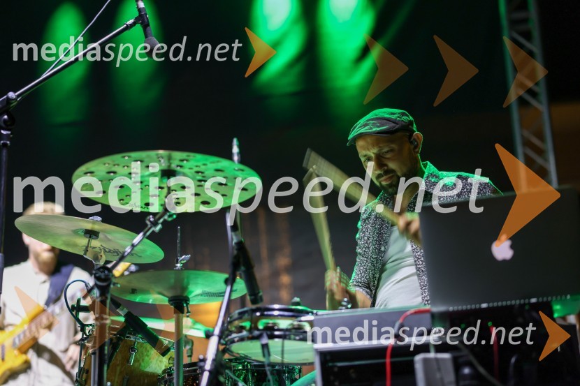  Uroš Nemanič, bobnar, Balkan BoysPivo in cvetje 2022, sobota