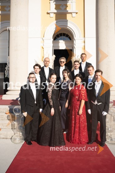  Tomaž Plavčak, član protokola;  Eva Zupanec,  članica protokola Anin ples 2022;  Urša Jager;  Jakob Cvetko, član protokola;  Martin Belcer;  Ela Tišma;  Andraž Krajnc;  Silvo Katalenič, član protokola;  Franci Križan, organizator Aninega plesa;  Aljaž Planinšek, plesalec;  Nejc BožakAnin ples 2022