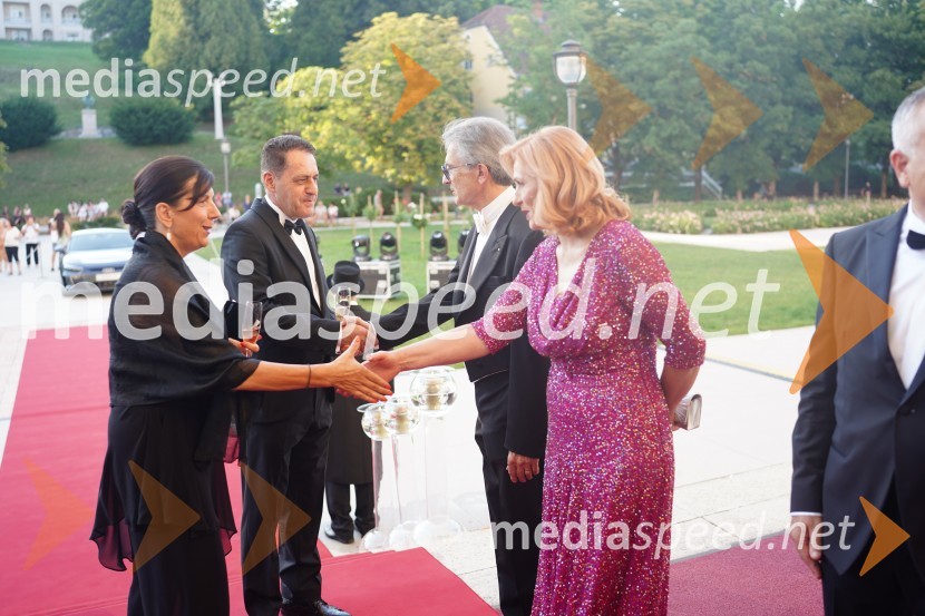  Andrej Istenič;  Ana Dunja Čebulj Istenič;  Franci Križan, organizator Aninega plesa;  Biserka KrižanAnin ples 2022