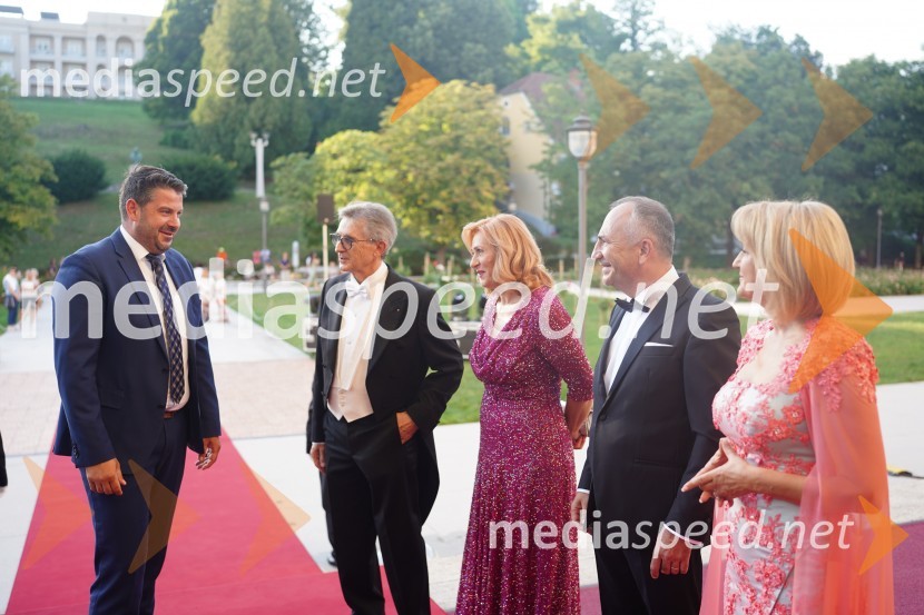  ... ;  Franci Križan, organizator Aninega plesa;  Biserka Križan;  Ivan Cajzek, direktor družbe GIC gradnje;  Nežika Cajzek, GIC gradnjeAnin ples 2022