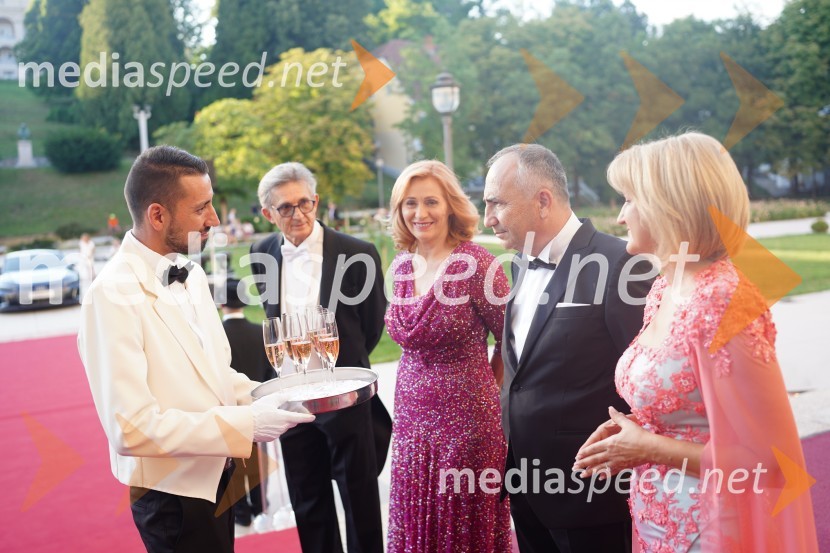  ... ;  Franci Križan, organizator Aninega plesa;  Biserka Križan;  Ivan Cajzek, direktor družbe GIC gradnje;  Nežika Cajzek, GIC gradnjeAnin ples 2022