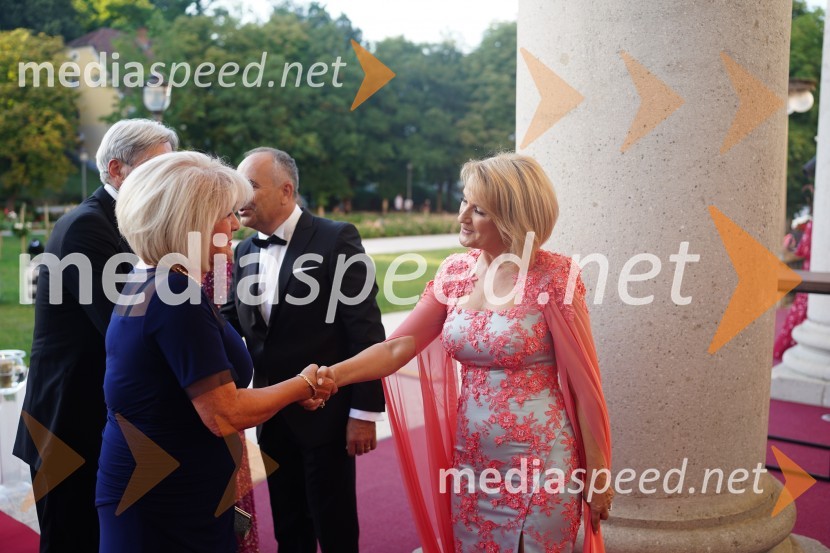  Milena Pavlin;  Nežika Cajzek, GIC gradnjeAnin ples 2022