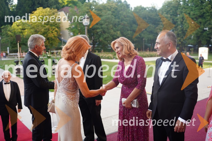  Borut Pregelj, arhitekt;  Sergeja  Marjanovič Pregelj;  Biserka Križan;  Ivan Cajzek, direktor družbe GIC gradnjeAnin ples 2022