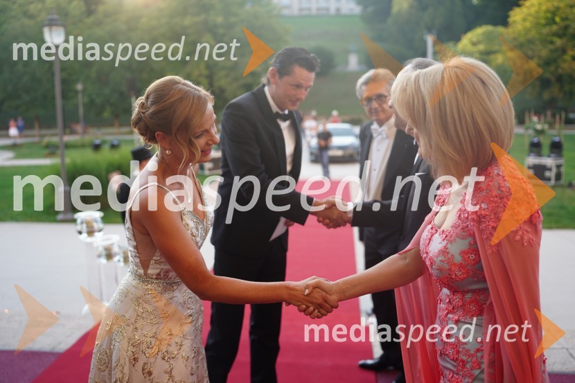  Špela Nakov;  Nežika Cajzek, GIC gradnjeAnin ples 2022