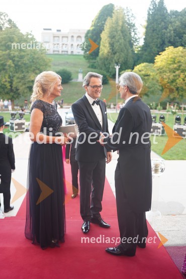  Sanja Stanić;  Martin Wienerroither, generalni direktor Porsche Slovenija;  Franci Križan, organizator Aninega plesaAnin ples 2022