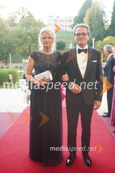  Sanja Stanić;  Martin Wienerroither, generalni direktor Porsche SlovenijaAnin ples 2022