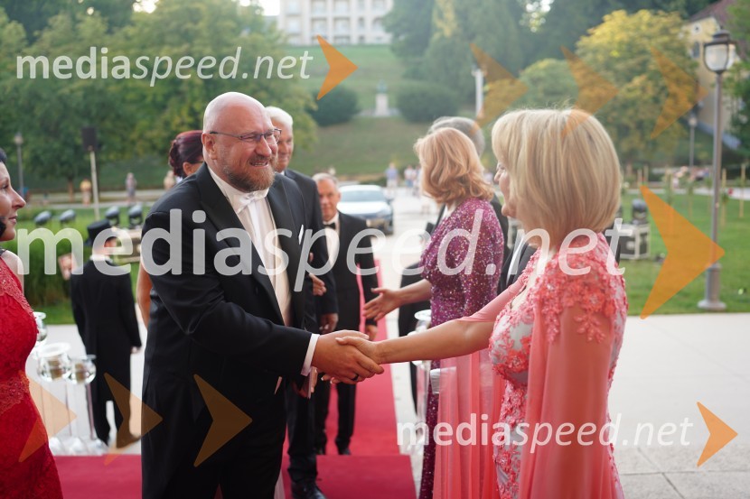 doc. dr. Robert Repnik, Fakulteta za naravoslovje in matematiko UM;  Nežika Cajzek, GIC gradnjeAnin ples 2022