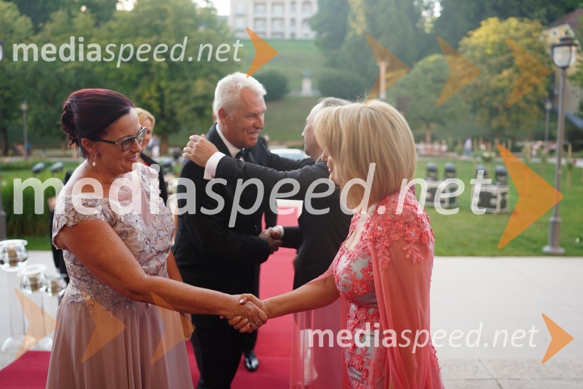  Barbara Kastelic;  Jože Kastelic, predsednik uprave Kovintrade d.d.;  Nežika Cajzek, GIC gradnjeAnin ples 2022