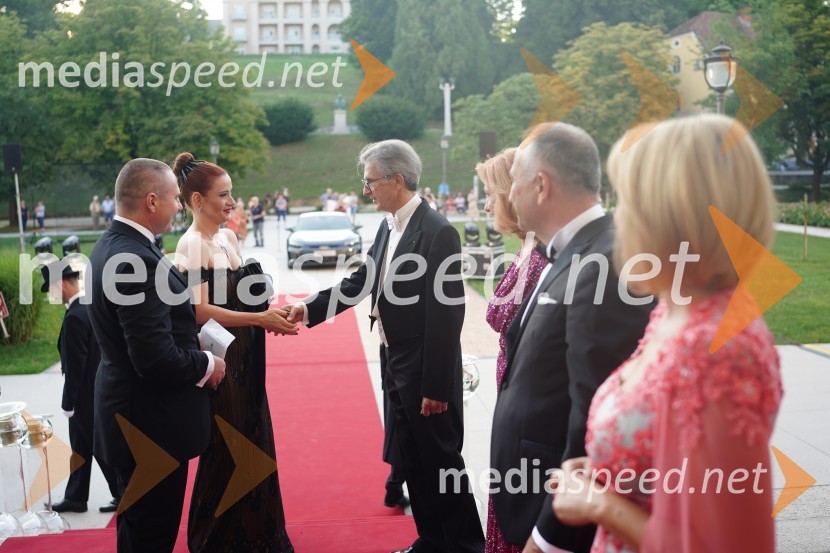   Noemia Bessa Viela Oplotnik; prof. dr.  Žan  Jan Oplotnik, prorektor, Univerza v Mariboru;  Franci Križan, organizator Aninega plesaAnin ples 2022