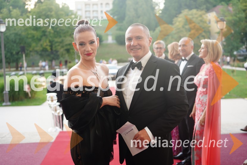   Noemia Bessa Viela Oplotnik; prof. dr.  Žan  Jan Oplotnik, prorektor, Univerza v MariboruAnin ples 2022