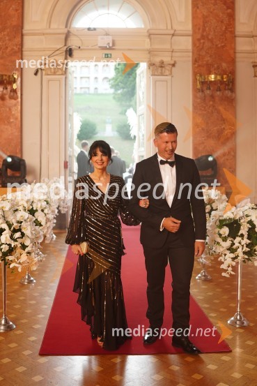  Blanka Ogrizek;  Simon  Ogrizek, pred. Svetovnega združenja cvetličarjevAnin ples 2022