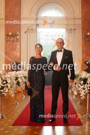  Zlata Zavašnik, direktorica in oblikovalka, SENS d.o.o.;  Dragan  PuzinAnin ples 2022