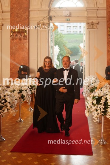  Ditka Bohak;  Boštjan Vrhovšek, generalni direktor Plinarne MariborAnin ples 2022