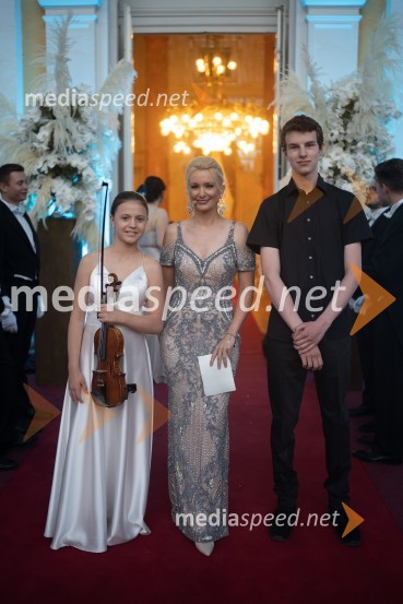  Patricija  Avšič, violina;  Mojca  Kranjc;  Mak Muni Mihavec, pianistAnin ples 2022