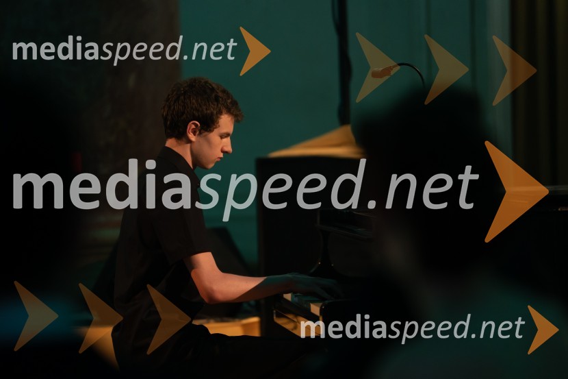  Mak Muni Mihavec, pianistAnin ples 2022