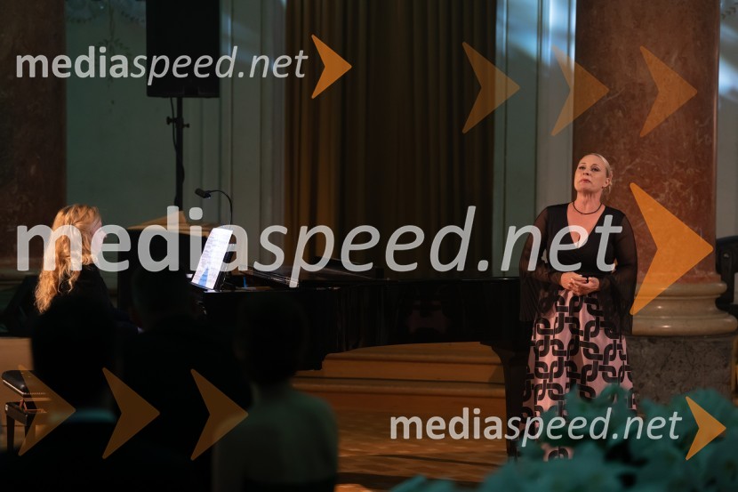  ... ;  Sabina  Cvilak, operna pevkaAnin ples 2022