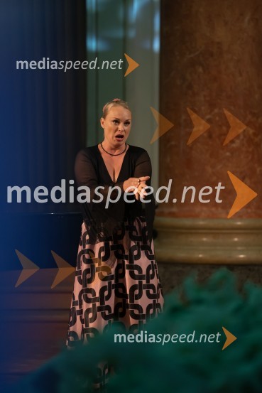  Sabina  Cvilak, operna pevkaAnin ples 2022