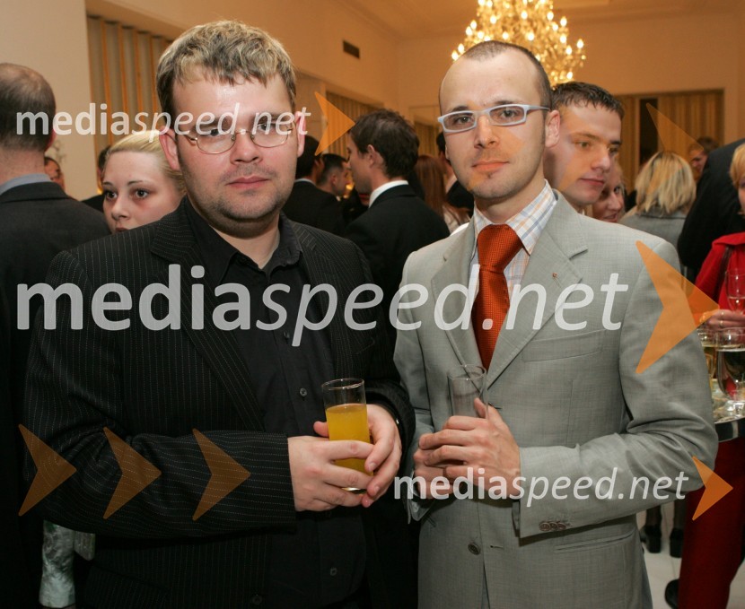 Alan Kavčič, namestnik odgovornega urednika revije Mariborčan in Bojan Belna ml., solastnik lokala Samsara in oglaševalske agencije Villa CreativaLjudje RAZNO