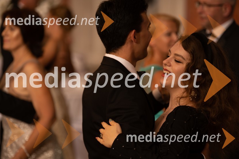  Uroš Lazić, član protokola;  Zala JagerAnin ples 2022