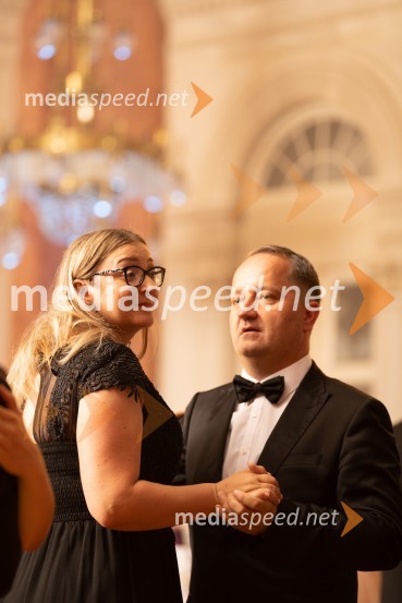  Ditka Bohak;  Boštjan Vrhovšek, generalni direktor Plinarne MariborAnin ples 2022