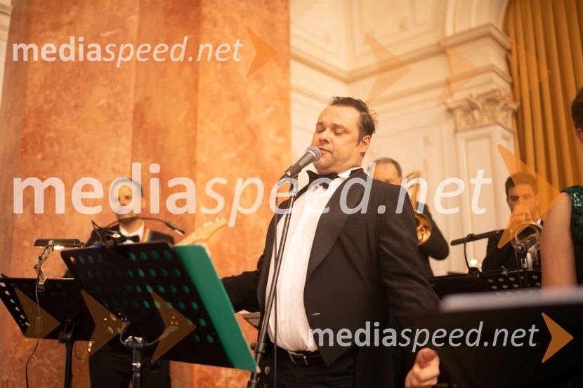  Miha Rebernik, pevec, Gala Dance OrchestraAnin ples 2022