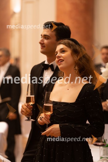  Uroš Lazić, član protokola;  Zala JagerAnin ples 2022