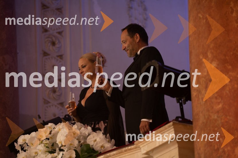  Sabina  Cvilak, operna pevka;  Aljaž Farasin, operni pevecAnin ples 2022