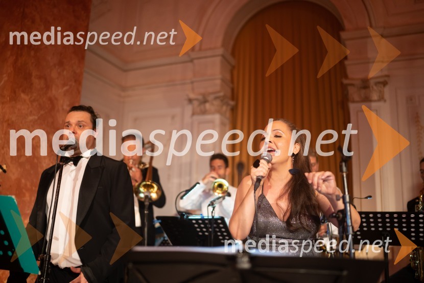  Miha Rebernik, pevec, Gala Dance Orchestra;  Ana  Bezjak, pevkaAnin ples 2022